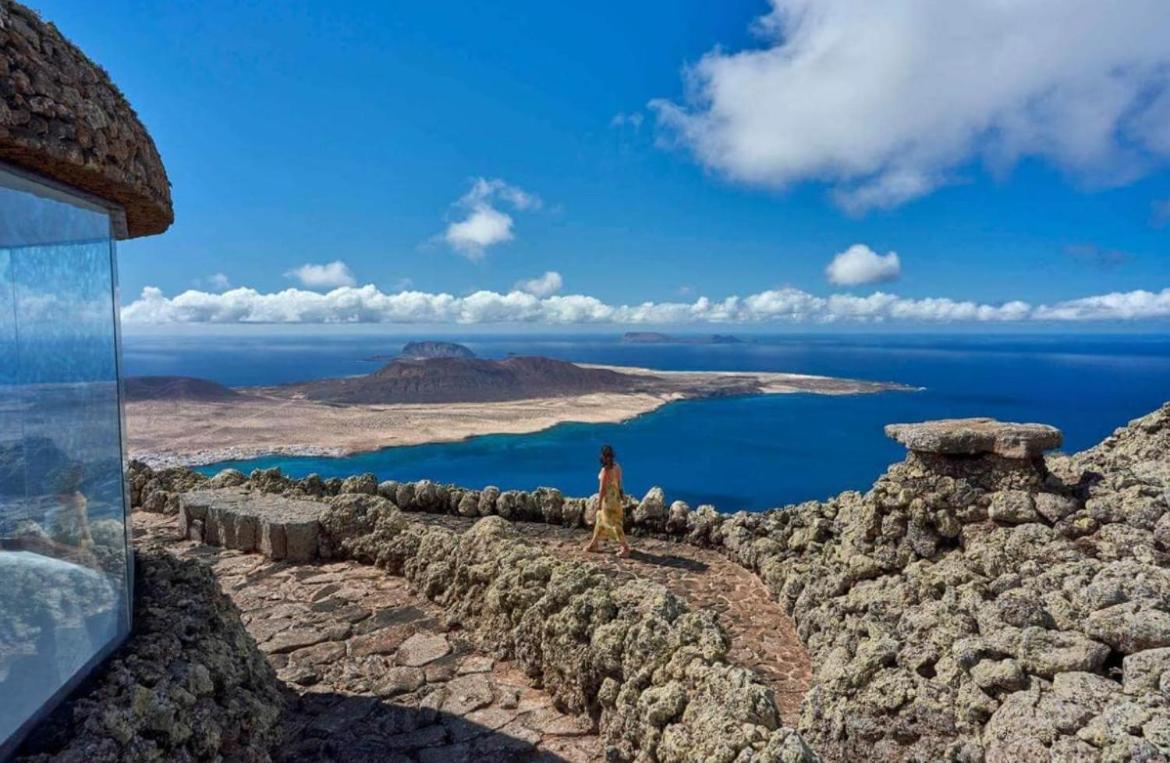 Lanzarote Casa Volcanica-Anclada Sobre La Lava Del Volcan Montana Blanca Esterno foto